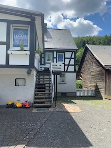 5 room apartment on the Rothaarsteig - families and animals are welcome! 