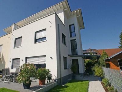 Etwas Besonderes: Moderne, helle 2-Zimmer-Ferienwohnung mit großer Dachterrasse 