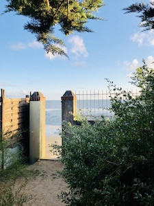 Charmantes Ferienhaus mit direktem Strandzugang, Meerblick - Erholung pur!