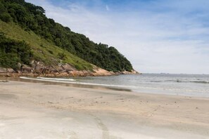 Praia do Guaiúba. 