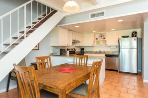 Dining/Kitchen Area
