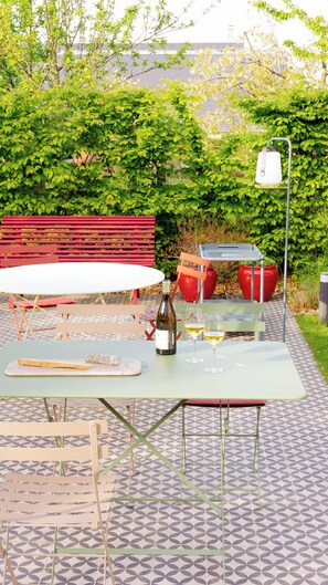 Memorable and friendly moments in the garden 