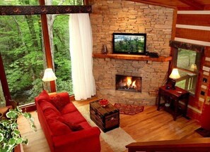 Rushing Waters Cabin- Living & Dining Area
