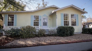 Welcome to our beach house which is a 5 minute walk to the gulf!