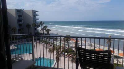 Oceanfront * Awesome View * The Pelican *2 pools