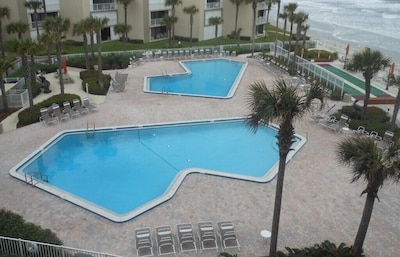 Oceanfront * Awesome View * The Pelican *2 pools