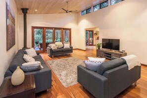 Open living extending onto deck