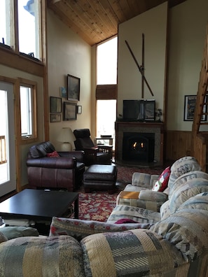 living room, gas fireplace