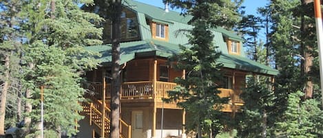 Red Pines Lodge sits in a forest of tall Ponderosas, aspens, and firs