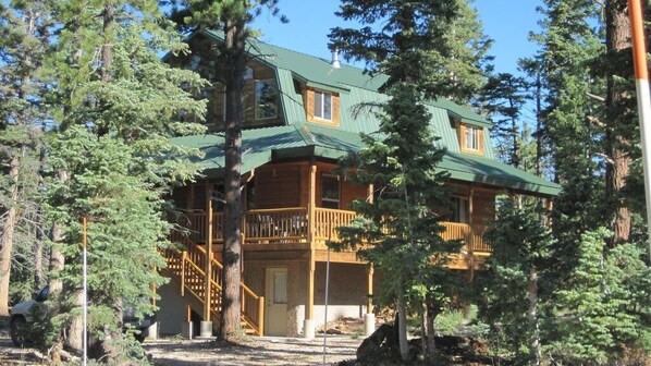 Red Pines Lodge sits in a forest of tall Ponderosas, aspens, and firs