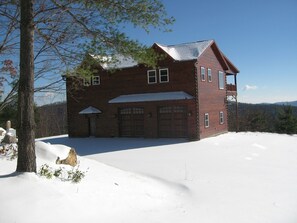 Place of Solitude and Picturesque Views even in Winter. Snowboard down the hill.