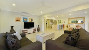 Port Douglas holiday house with views to  golf course
Close to Four Mile Beach