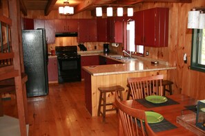 Large Eat-In Kitchen