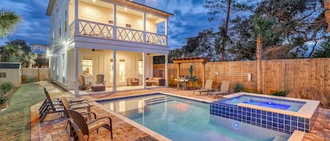 Large Backyard with Private Pool+Spa and Plenty of Outdoor Seating