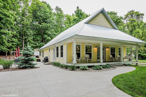Curb appeal on quiet street