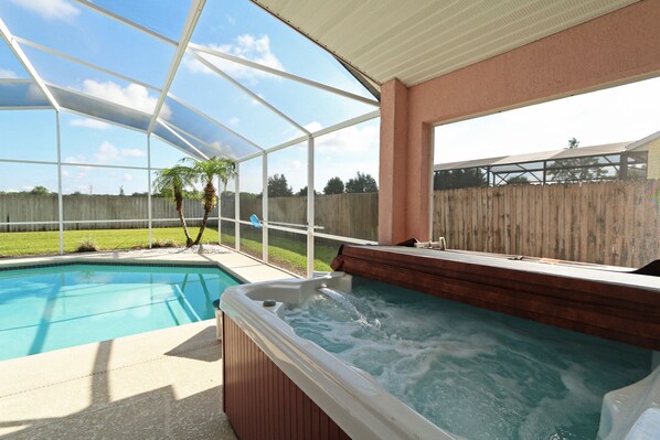 Amazing Hot Tub & Pool