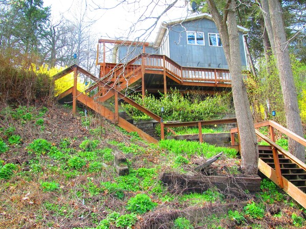 46 steps from house to the lake