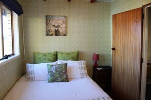 Main Queen Bedroom