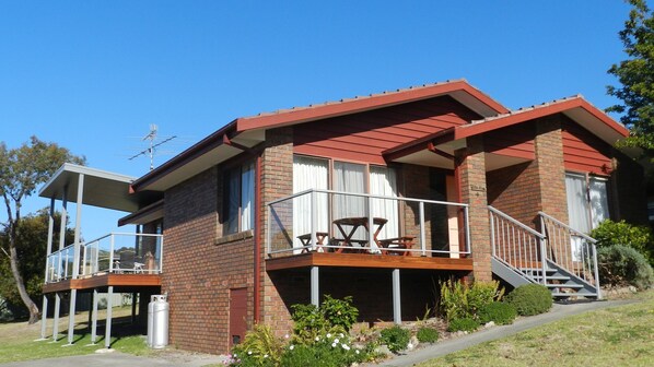 Front and back balconies both with ocean views