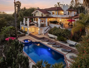 Huge 14FT Deep Diving Pool W/ Included Private Jacuzzi Spa!!!