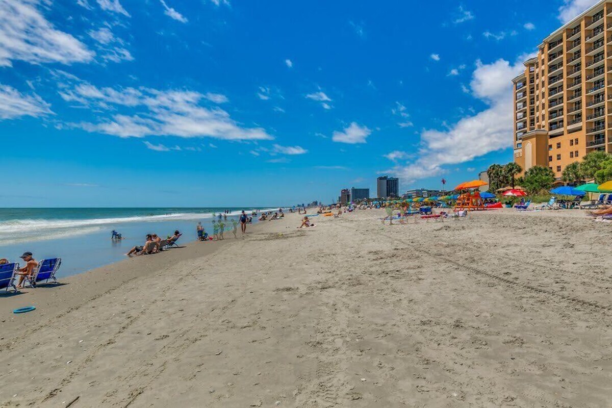 Luxury Oceanfront 3 Bedroom / 3 Bath available by Luxury Beach Rentals!
