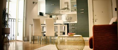 Soggiorno-cucina / Living room- kitchen