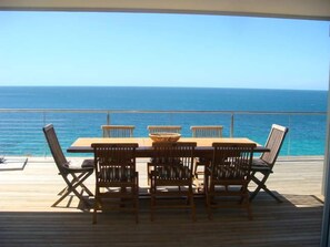 Front Deck facing the Ocean.