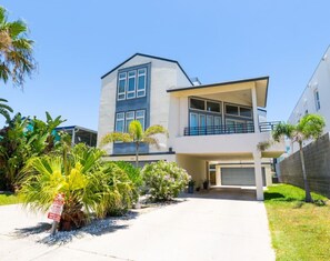 Front View-Casas Aventura Twin Homes