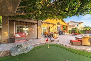 3 Hole Putting Green with Putters and Golfballs provided