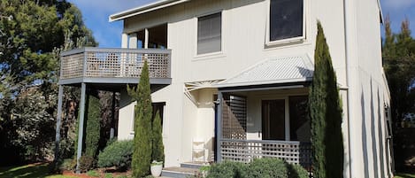 Beach Cottage Torquay, private beach house only a stroll from the beach