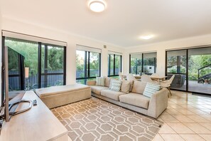Enjoy a secondary living area to enjoy your favourite shows when the main living room is busy.