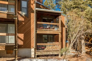 Top Deck w BBQ & Bottom Deck Off Master Bedroom