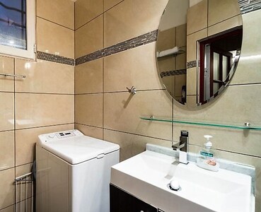 Charms, Location, Amenities & Cleanliness: the Perfect Parisian Life!