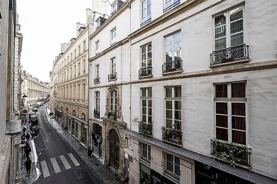 Charms, Location, Amenities & Cleanliness: the Perfect Parisian Life!