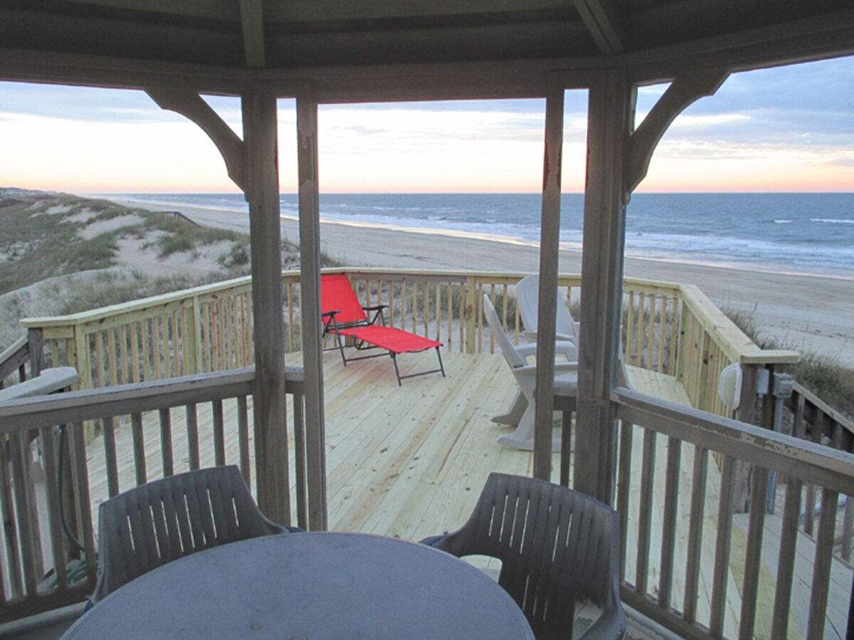 Oceanfront Paradise @ ‘Sea Ya Round’ – 4WD – View Video – Relax in Carova Beach!