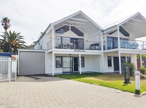 Beachcomber Port Elliot Encounter Holiday Rentals Beachfront Horseshoe Bay