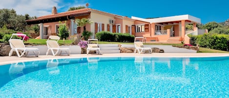 Villa Veronica, Sardinia, with private infinity pool for your best ever holiday