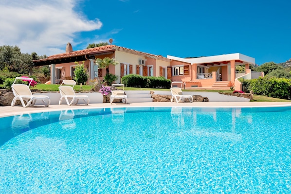 Villa Veronica, Sardinia, with private infinity pool for your best ever holiday