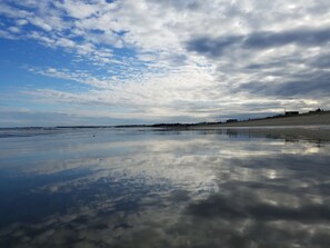 Enjoy the sandy beach at your doorstep. Boogie boards, SUP, beach toys included!
