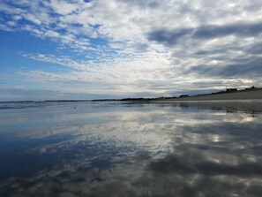 Enjoy the sandy beach at your doorstep. Boogie boards, SUP, beach toys included!