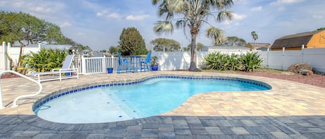 Beautiful heated pool with water views. Large first step for kids or sunbathing 