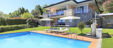 Villa Seta, Meina, Lake Maggiore - NORTHITALY VILLAS luxury villa rentals