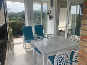 Front balcony facing the sea.
