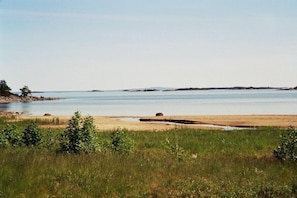 Das Wasser fällt nur ganz leicht ab. 