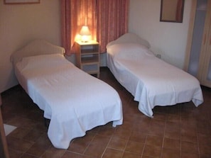 villa tower bedroom