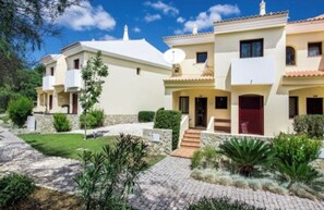 AR Villa Virgo Front View