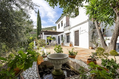 Villa and annexe with private pool and beautiful gardens