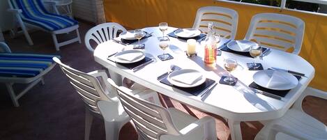 Al Fresco Dinning  