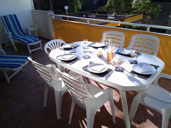 Al Fresco Dinning  