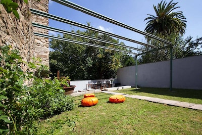 With private garden, 5 min from the cathedral.